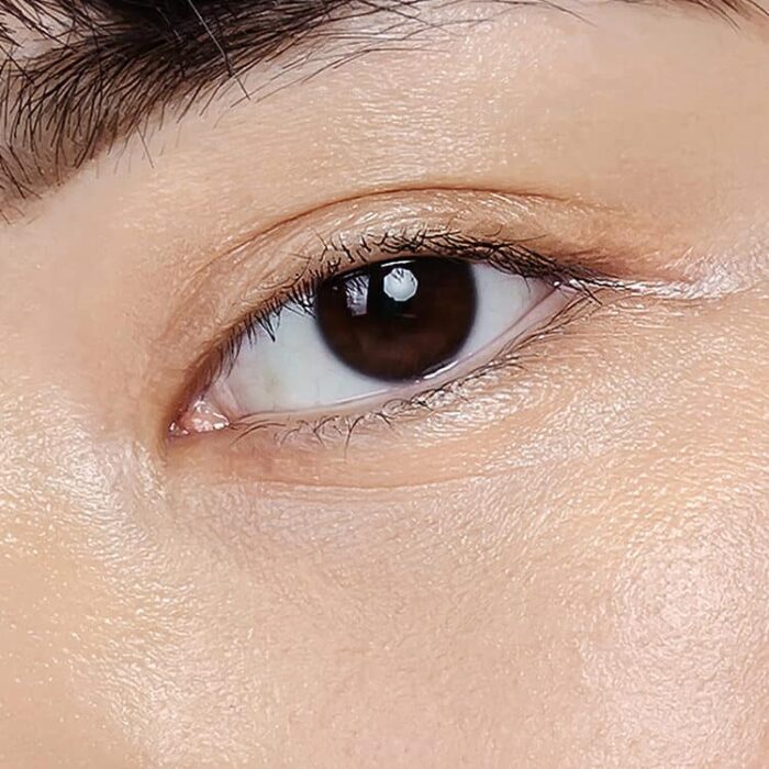 Madara Luminous Perfecting Concealer - Honey 35 - Bild 3