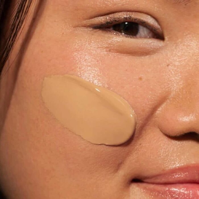 Madara SKINONYM Semi-Matte Peptide Foundation, 50 GOLDEN SAND - Bild 3