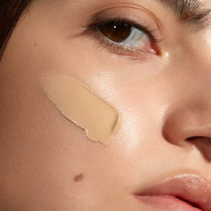 Madara SKINONYM Semi-Matte Peptide Foundation, 35 TRUE BEIGE - Bild 3