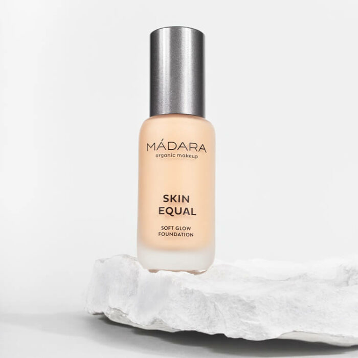 Madara Skin Equal Soft Glow Foundation - Ivory 20 - Bild 4