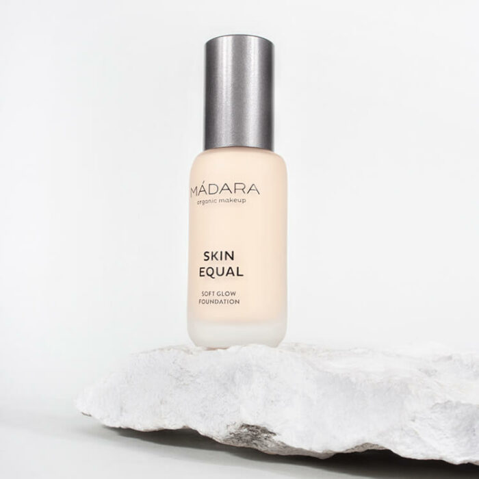Madara Skin Equal Soft Glow Foundation - Porcelain 10 - Bild 4