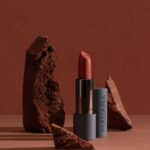 Madara Velvet Wear Matte Cream Lipstick - Magma 33 - Bild 5
